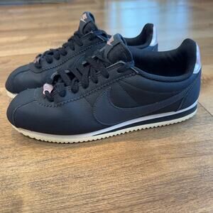 Nike Cortez Classic Leather Black White Rose Gold Women’s Size 8.5 AV4618-001